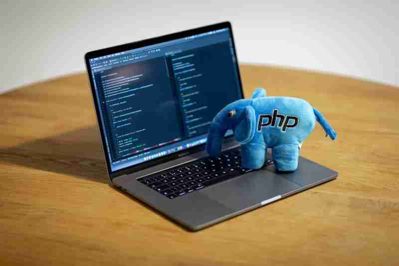 在 php 中创建可重用的 html 组件